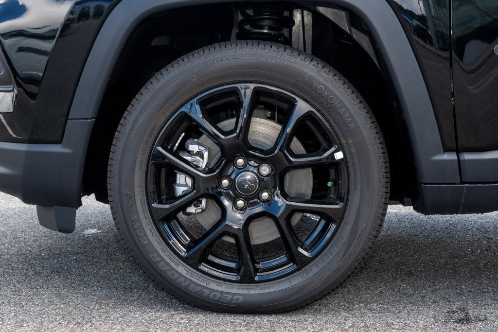 New 2026 Jeep Compass Latitude AWD/4WD image 31