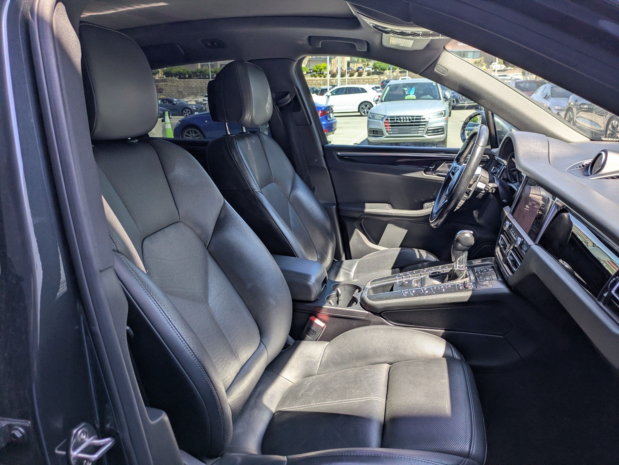 Used 2020 Porsche Macan S AWD/4WD image 30