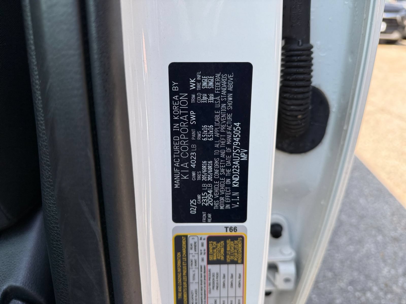 Used 2025 Kia Soul LX w/ LX Technology Package FWD image 25