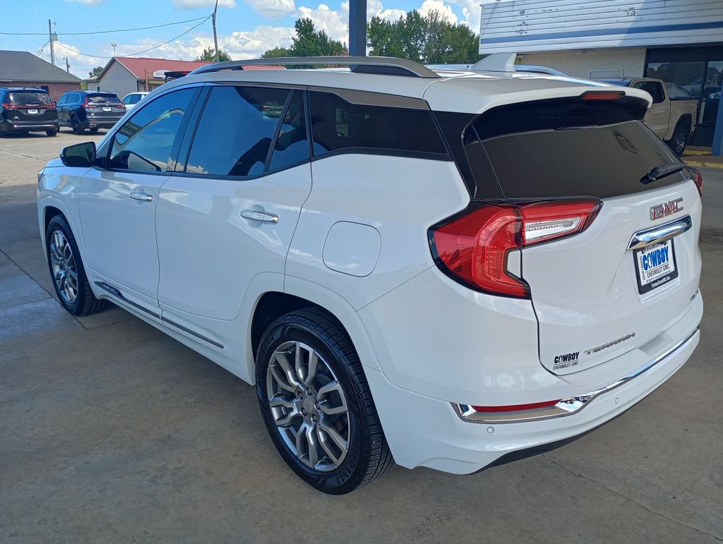 Used 2023 GMC Terrain Denali AWD/4WD image 3