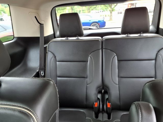 Used 2023 GMC Acadia Denali w/ Denali Ultimate Package image 8