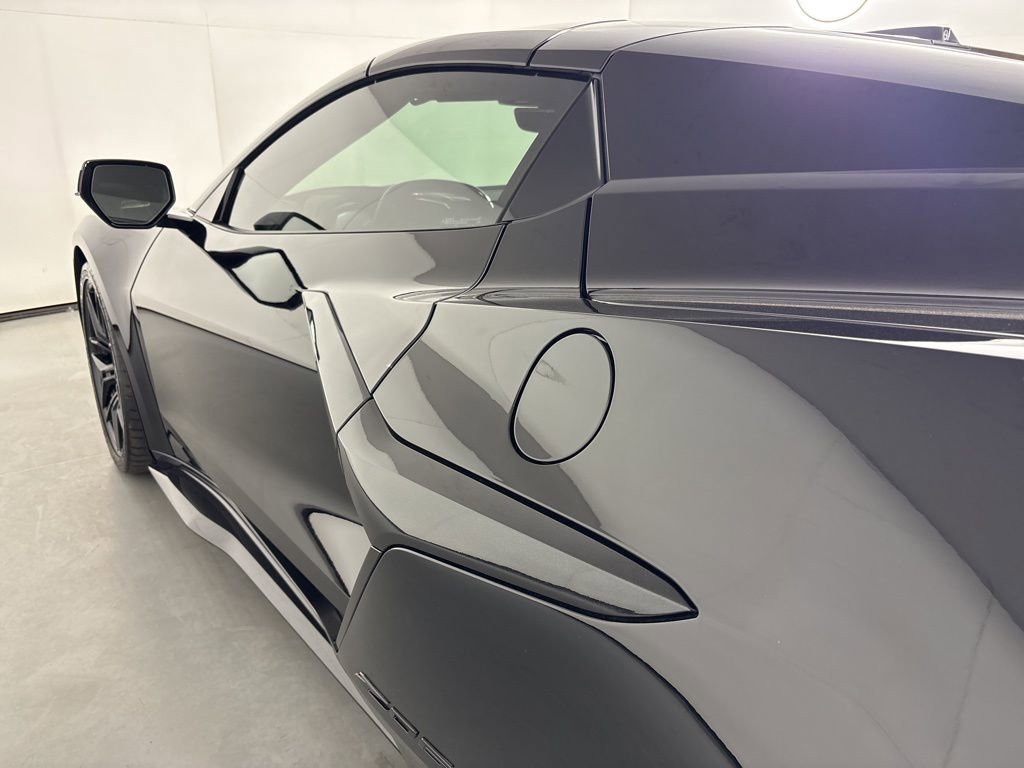 Used 2023 Chevrolet Corvette Z06 RWD image 14