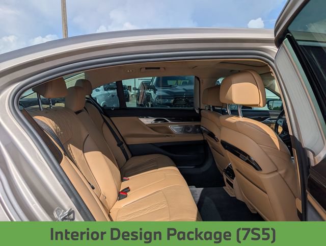 Used 2021 BMW 750i xDrive w/ Executive Package AWD/4WD image 30