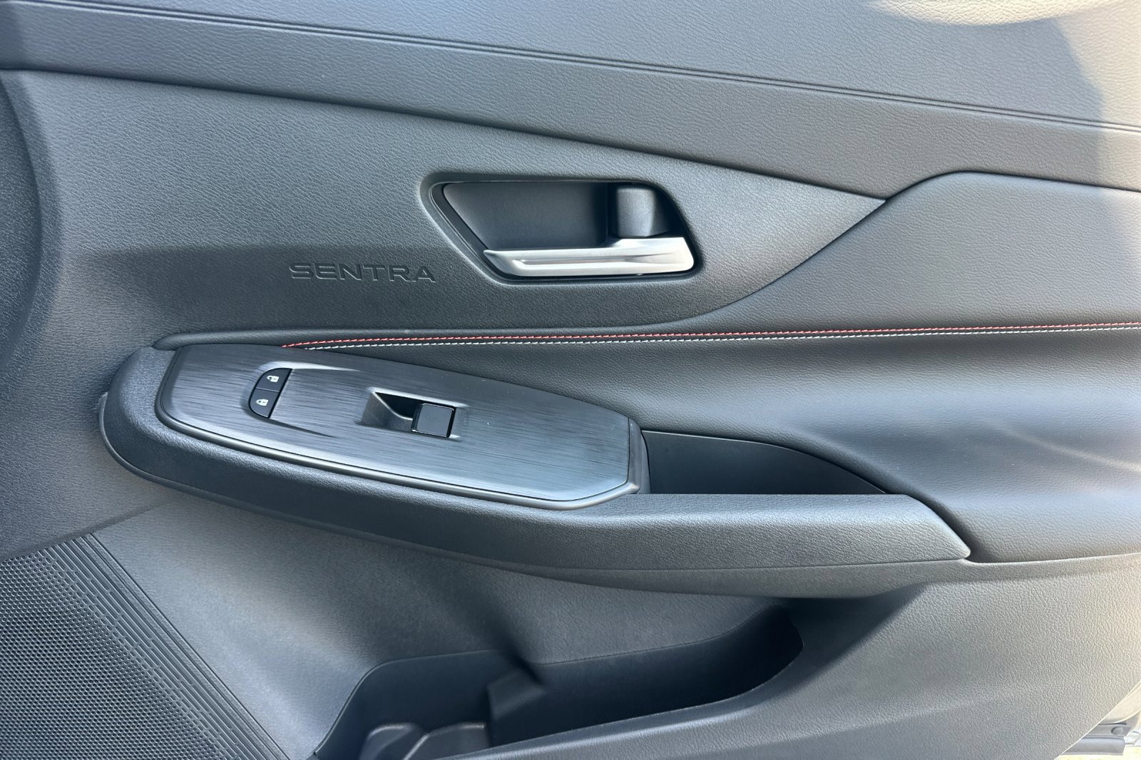 New 2027 Nissan Sentra SR FWD image 18
