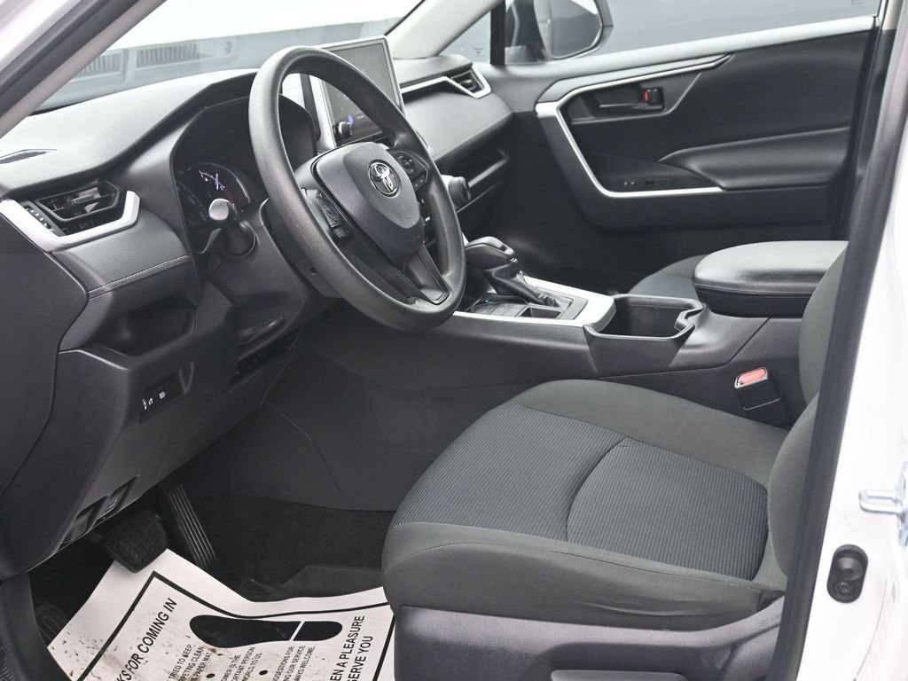 Used 2023 Toyota RAV4 LE image 10