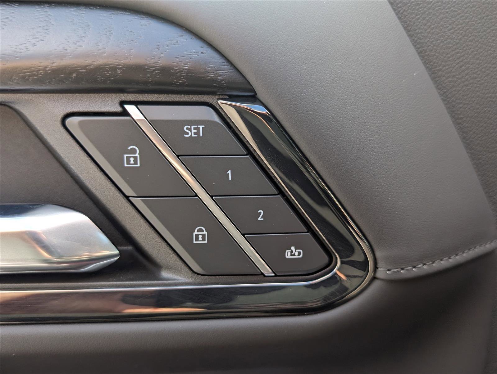 Used 2024 GMC Sierra 1500 AT4X w/ AT4X AEV Edition image 21