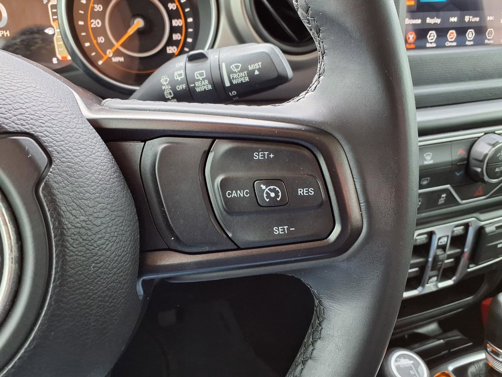 Used 2018 Jeep Wrangler Unlimited Sport S AWD/4WD image 22