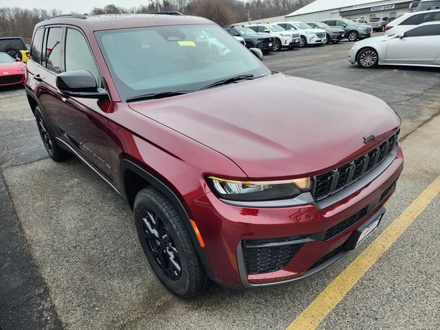 New 2026 Jeep Grand Cherokee Altitude AWD/4WD image 1