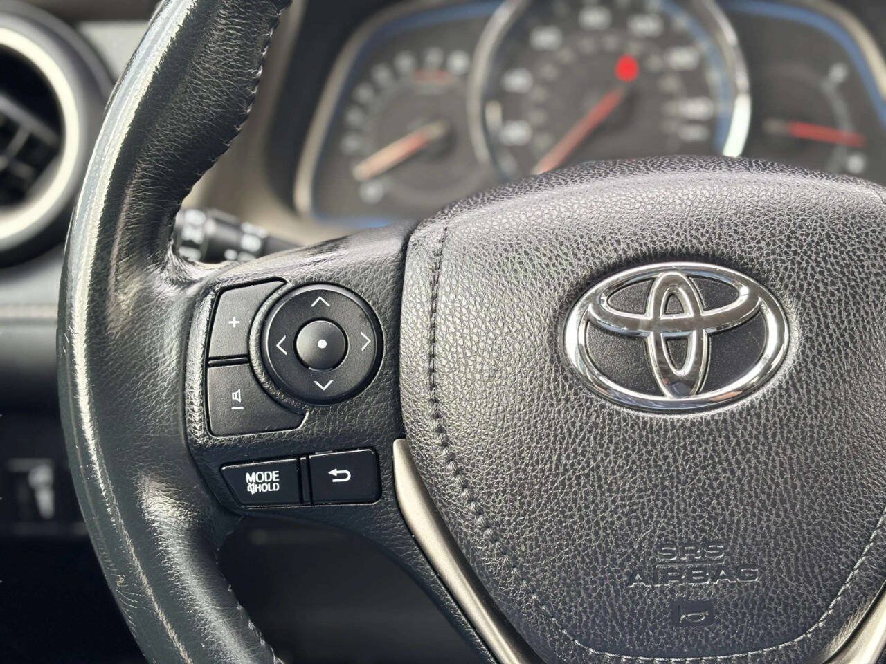 Used 2015 Toyota RAV4 Limited AWD/4WD image 29