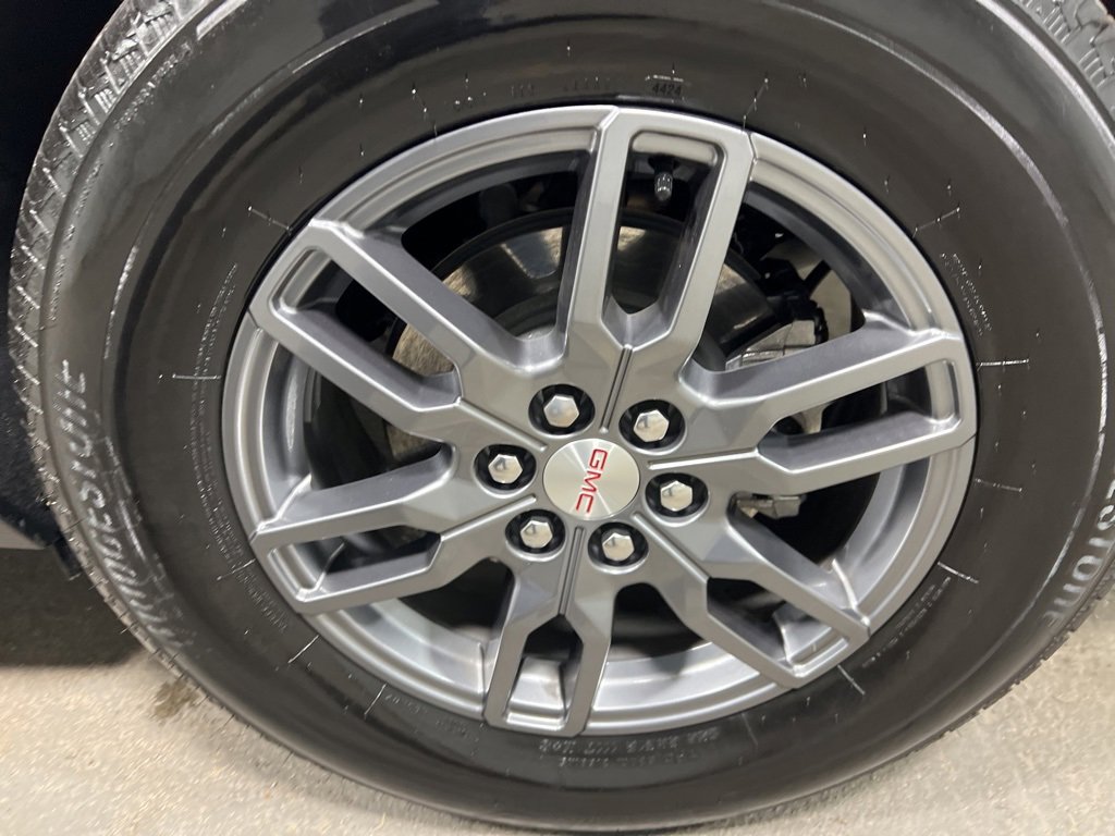 Used 2025 GMC Acadia Elevation image 42