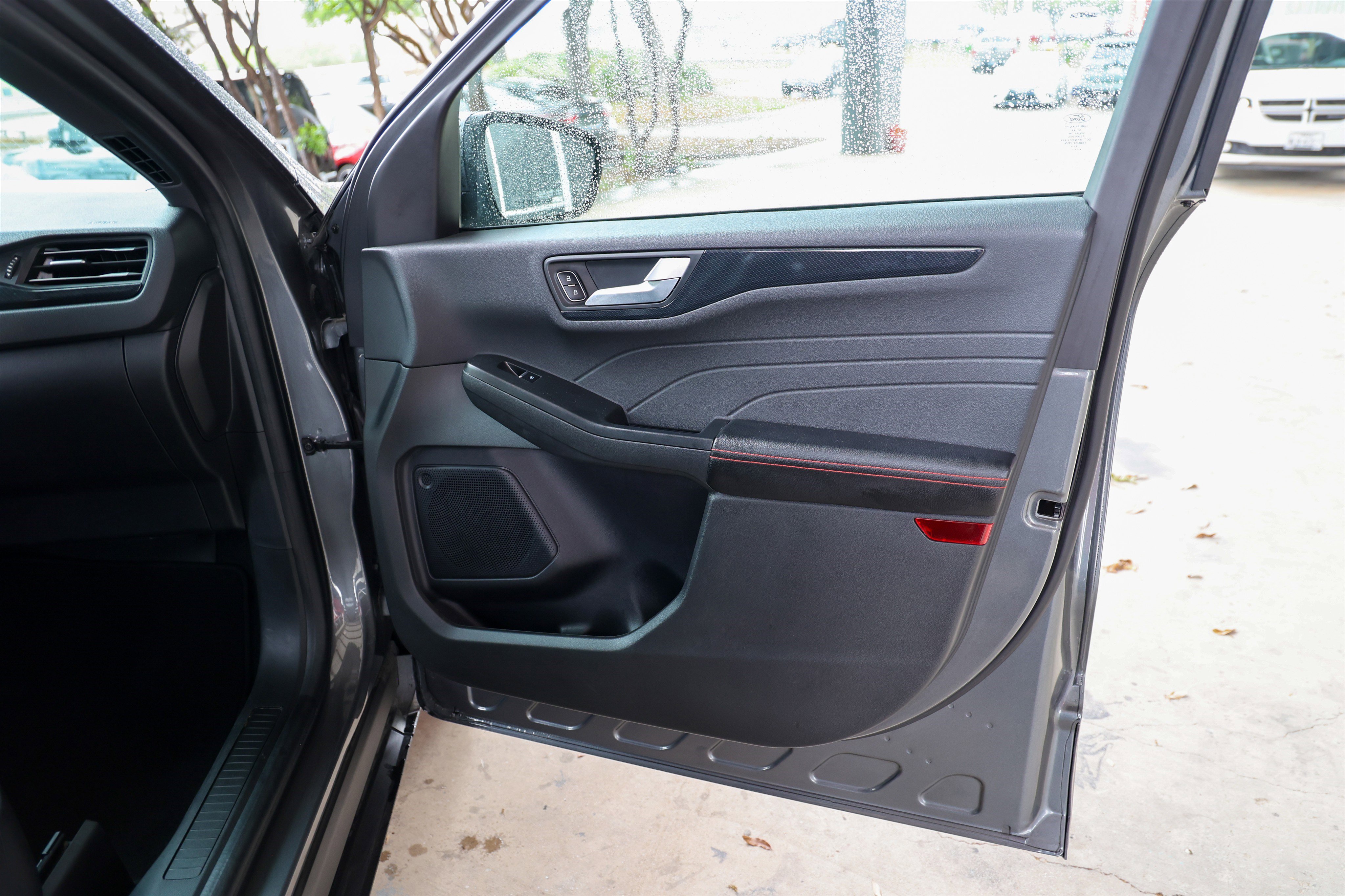 Used 2024 Ford Escape ST-Line image 32