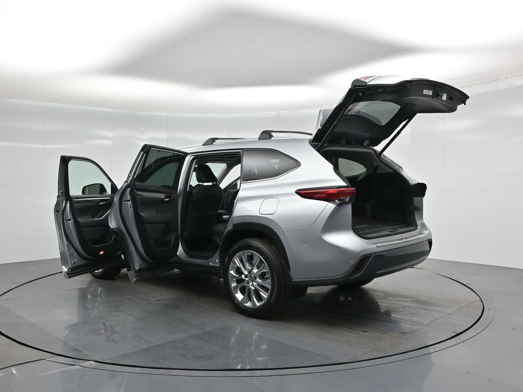 Used 2022 Toyota Highlander Limited image 34