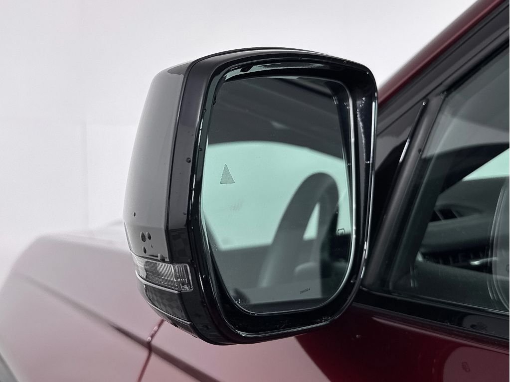 Used 2025 Jeep Grand Cherokee Altitude AWD/4WD image 27