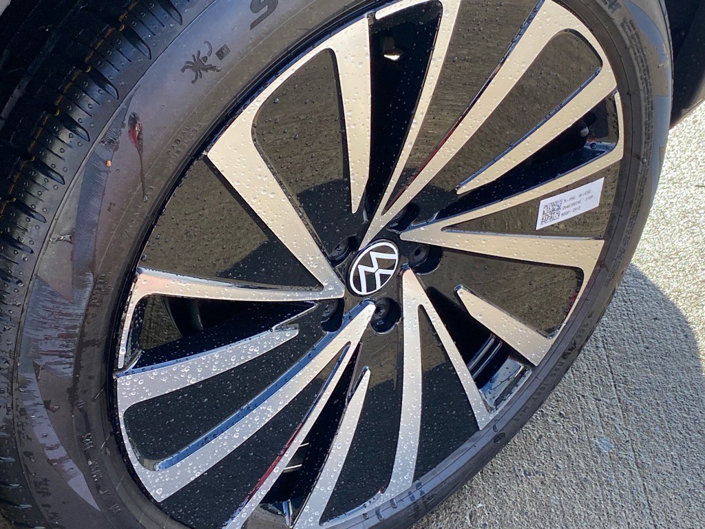 New 2025 Volkswagen ID.4 Pro image 12