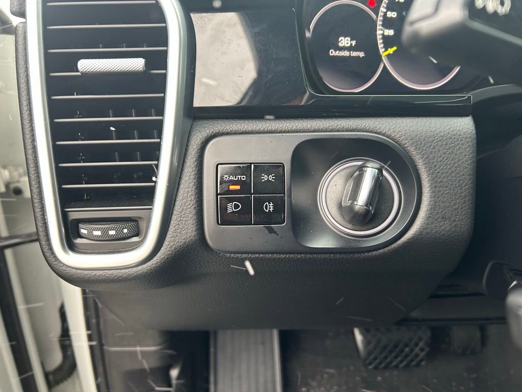 Used 2021 Porsche Cayenne E-Hybrid image 14