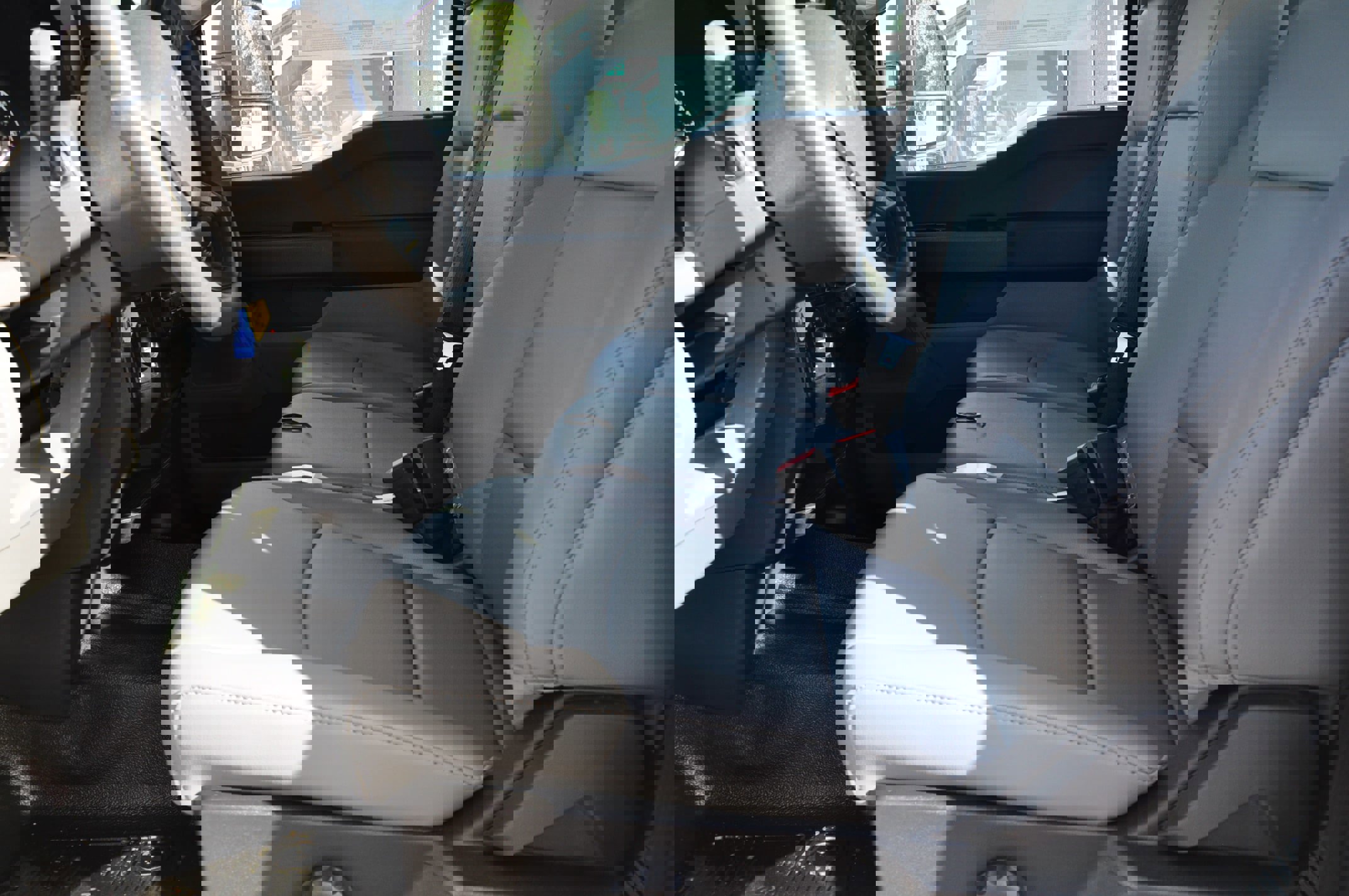 New 2025 Ford F350 XL w/ FX4 Off-Road Package image 3