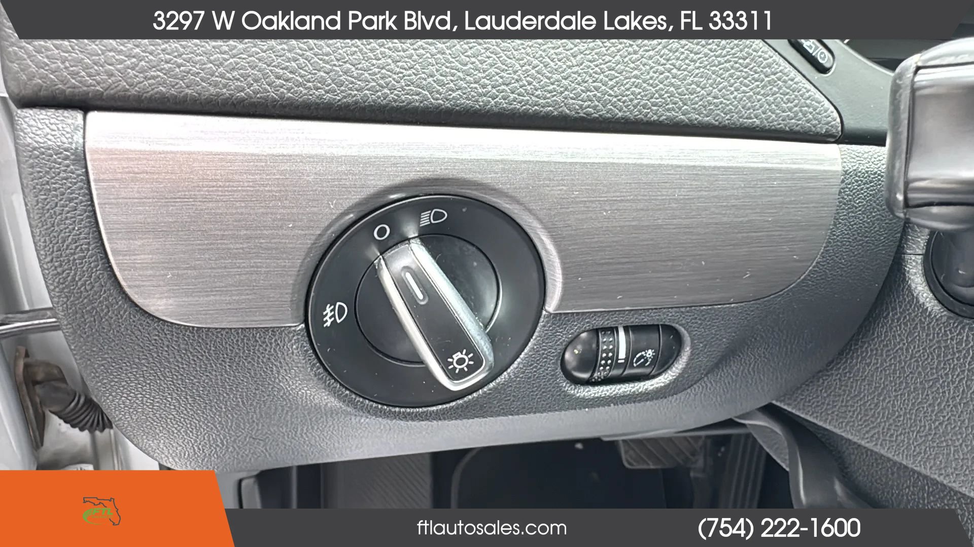 Used 2014 Volkswagen Jetta SEL FWD image 35