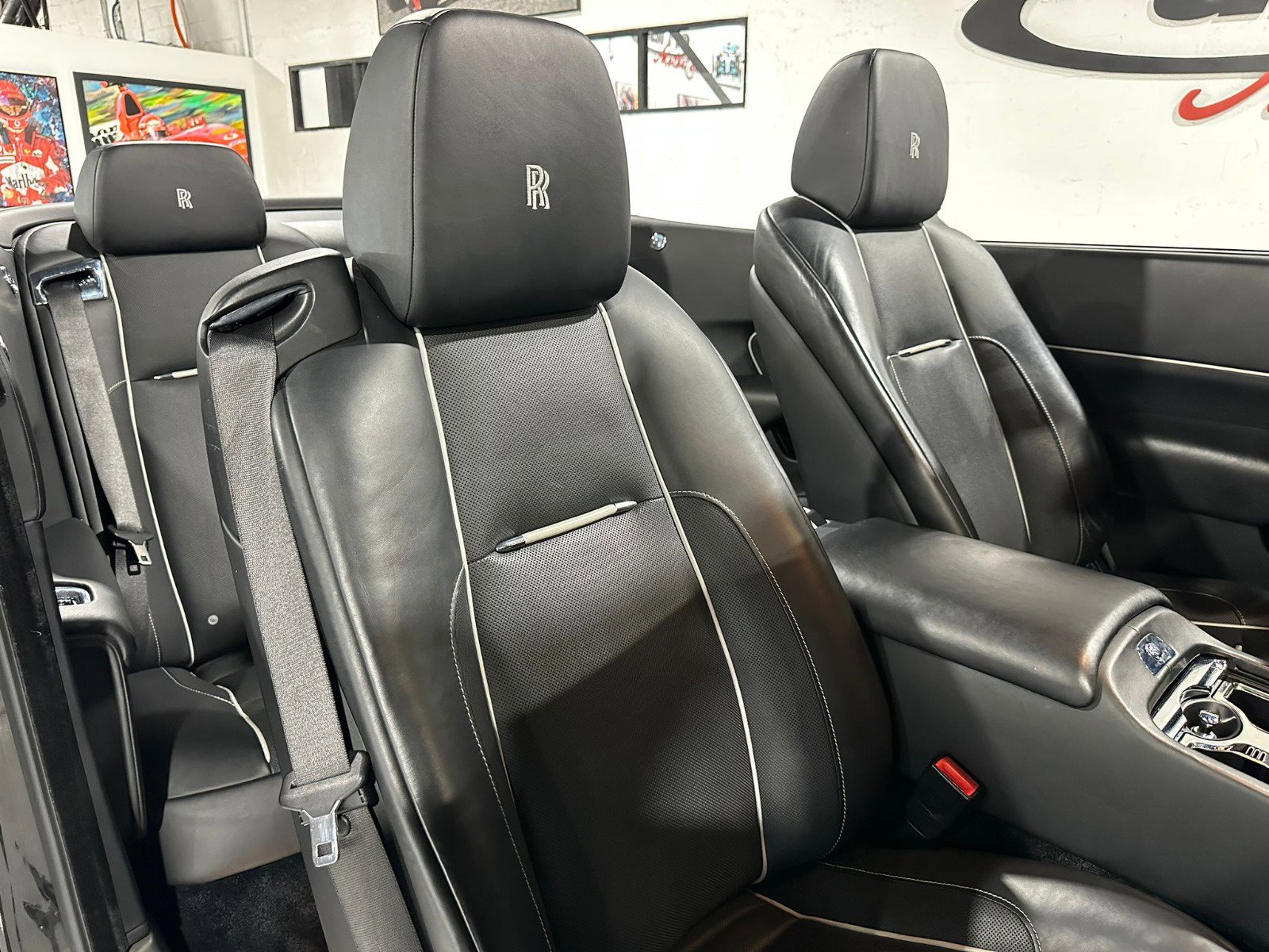 Used 2019 Rolls-Royce Dawn image 24