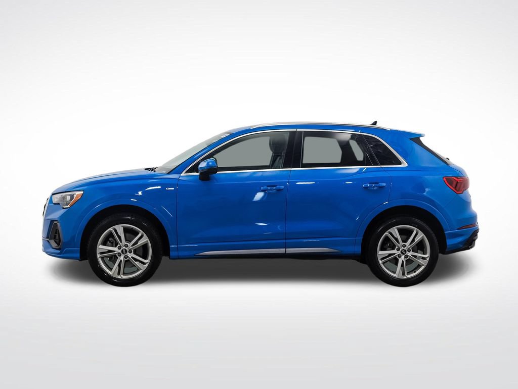 Used 2021 Audi Q3 2.0T Premium w/ Convenience Package AWD/4WD image 2