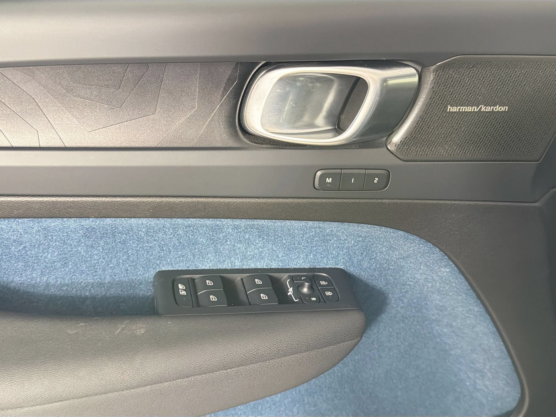 Certified 2023 Volvo C40 P8 Recharge Ultimate w/ Protection Package Premier AWD/4WD image 17