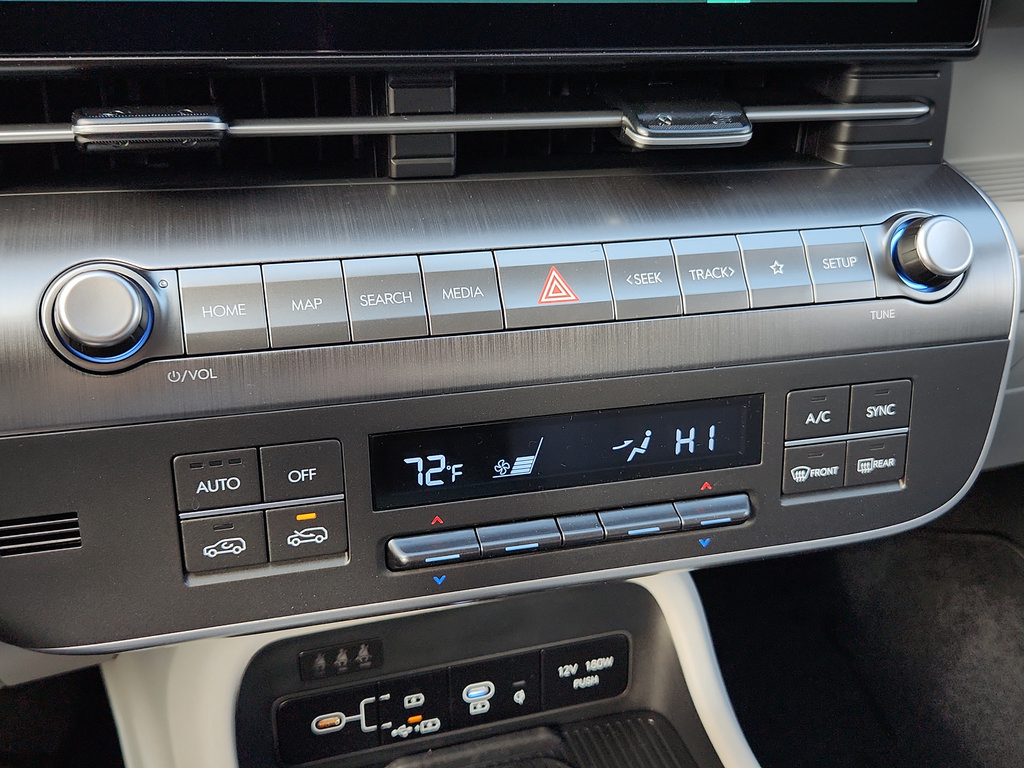 Used 2026 Hyundai Kona SEL Sport AWD/4WD image 31