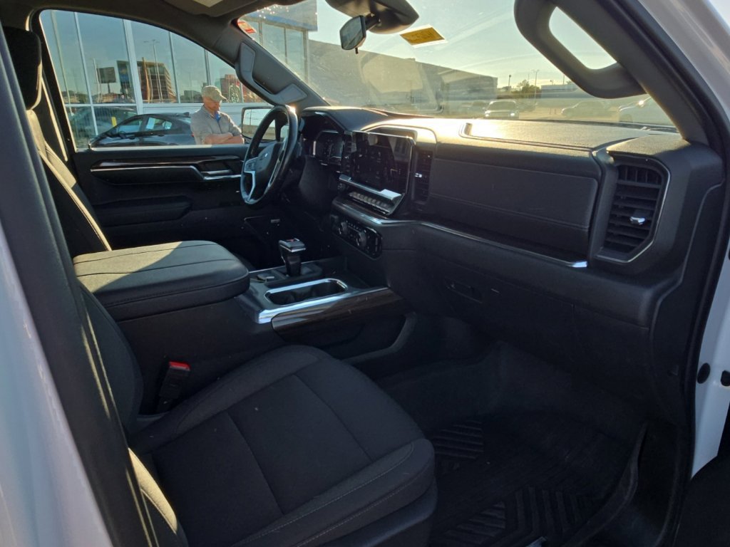 Used 2023 Chevrolet Silverado 1500 RST AWD/4WD image 16