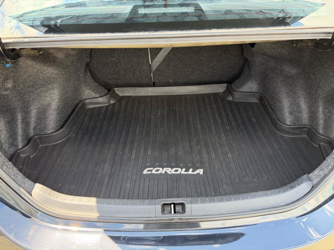Used 2015 Toyota Corolla LE FWD image 14