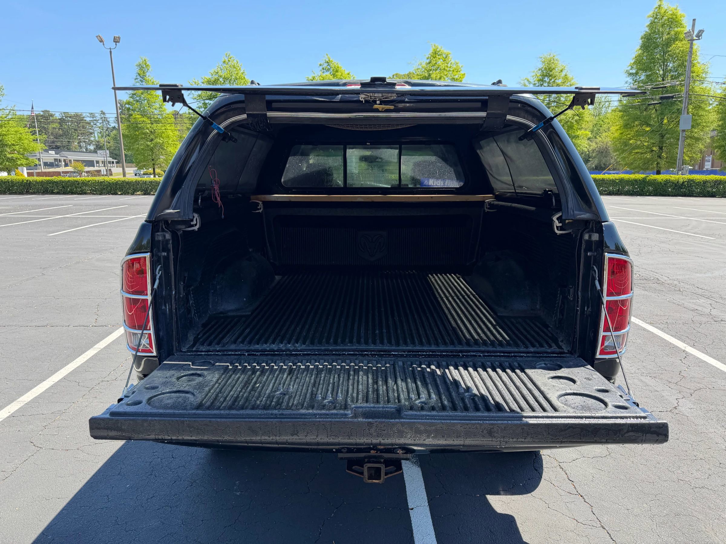 Used 2005 Dodge Ram 2500 Truck SLT image 9
