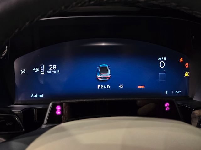 New 2025 Lincoln Corsair Reserve w/ Equipment Group 202A AWD/4WD image 24