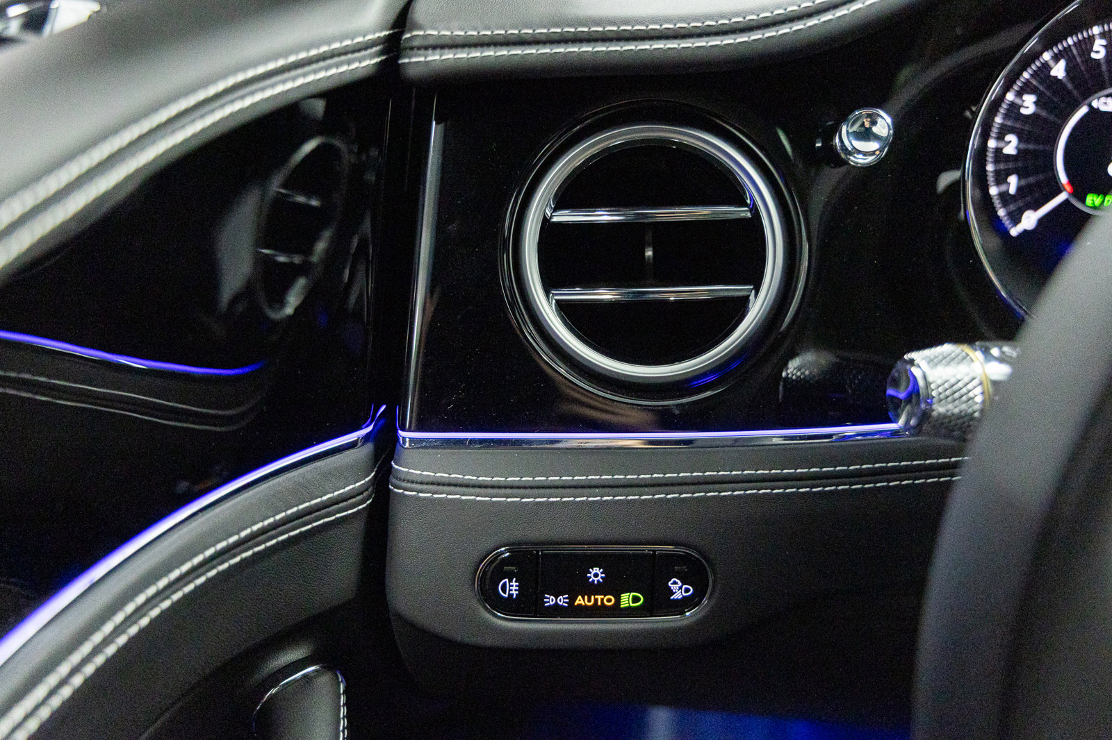 New 2026 Bentley Flying Spur Plug-In Hybrid AWD/4WD image 31