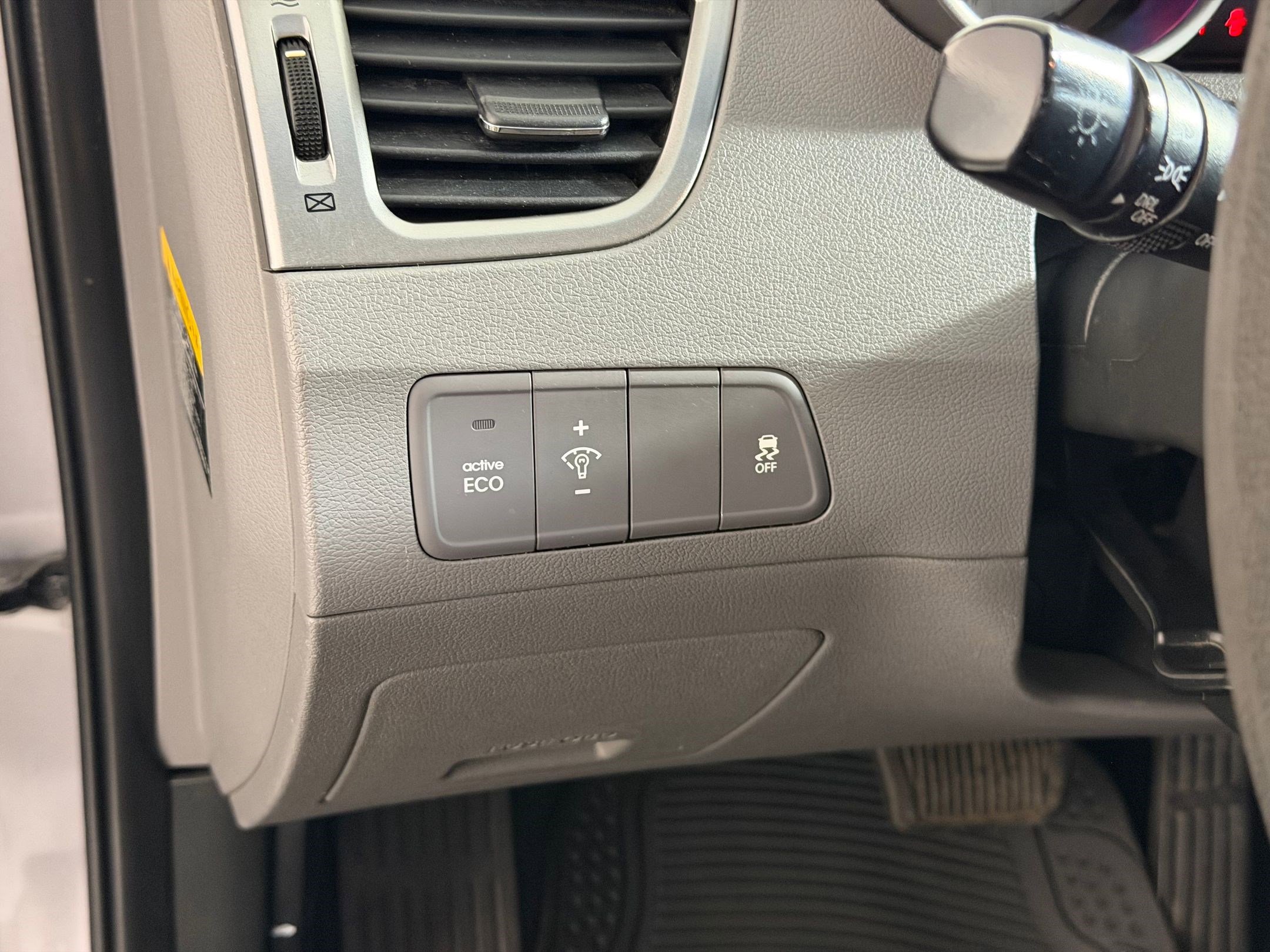 Used 2013 Hyundai Elantra GLS w/ Preferred Pkg image 18