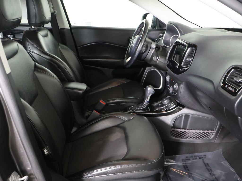 Used 2020 Jeep Compass Latitude AWD/4WD image 22