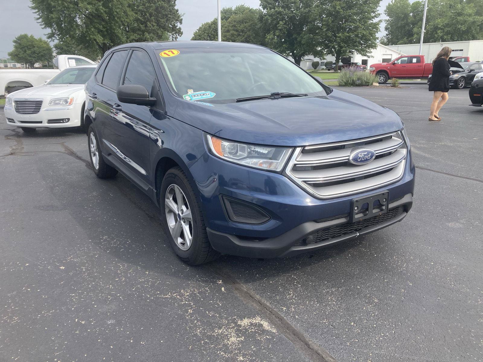 Used 2017 Ford Edge SE FWD image 3