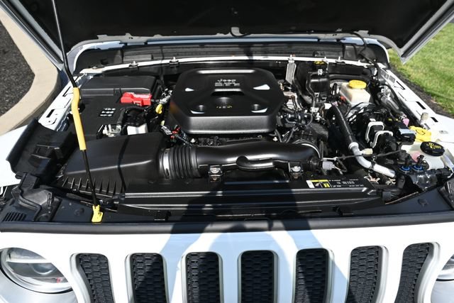 Used 2019 Jeep Wrangler Unlimited Sahara AWD/4WD image 15