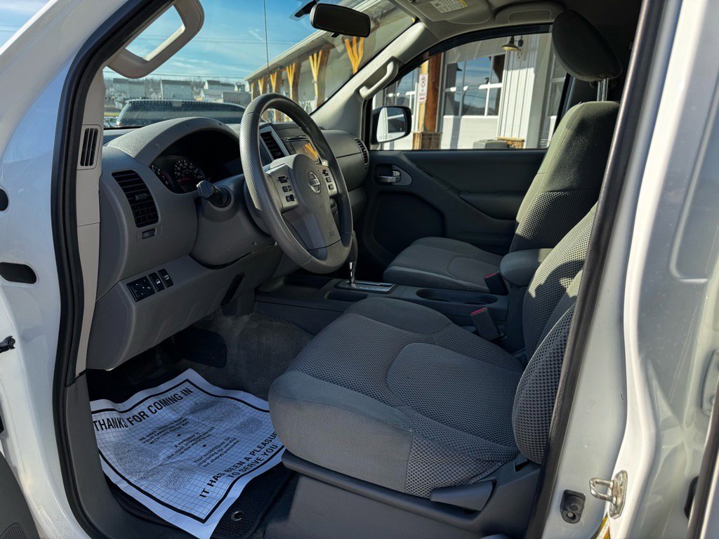 Used 2016 Nissan Frontier SV AWD/4WD image 17