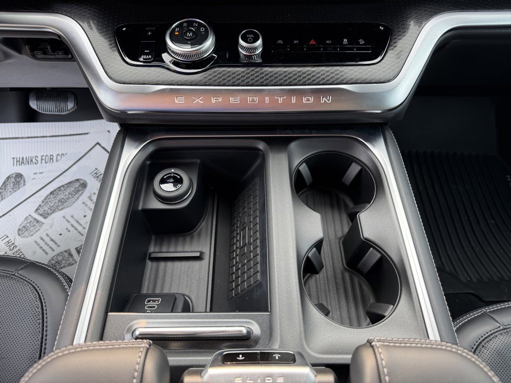 New 2025 Ford Expedition Platinum w/ Stealth Performance Package image 19