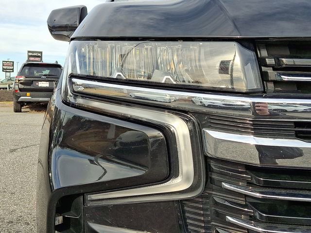 Used 2022 Chevrolet Suburban LT image 9