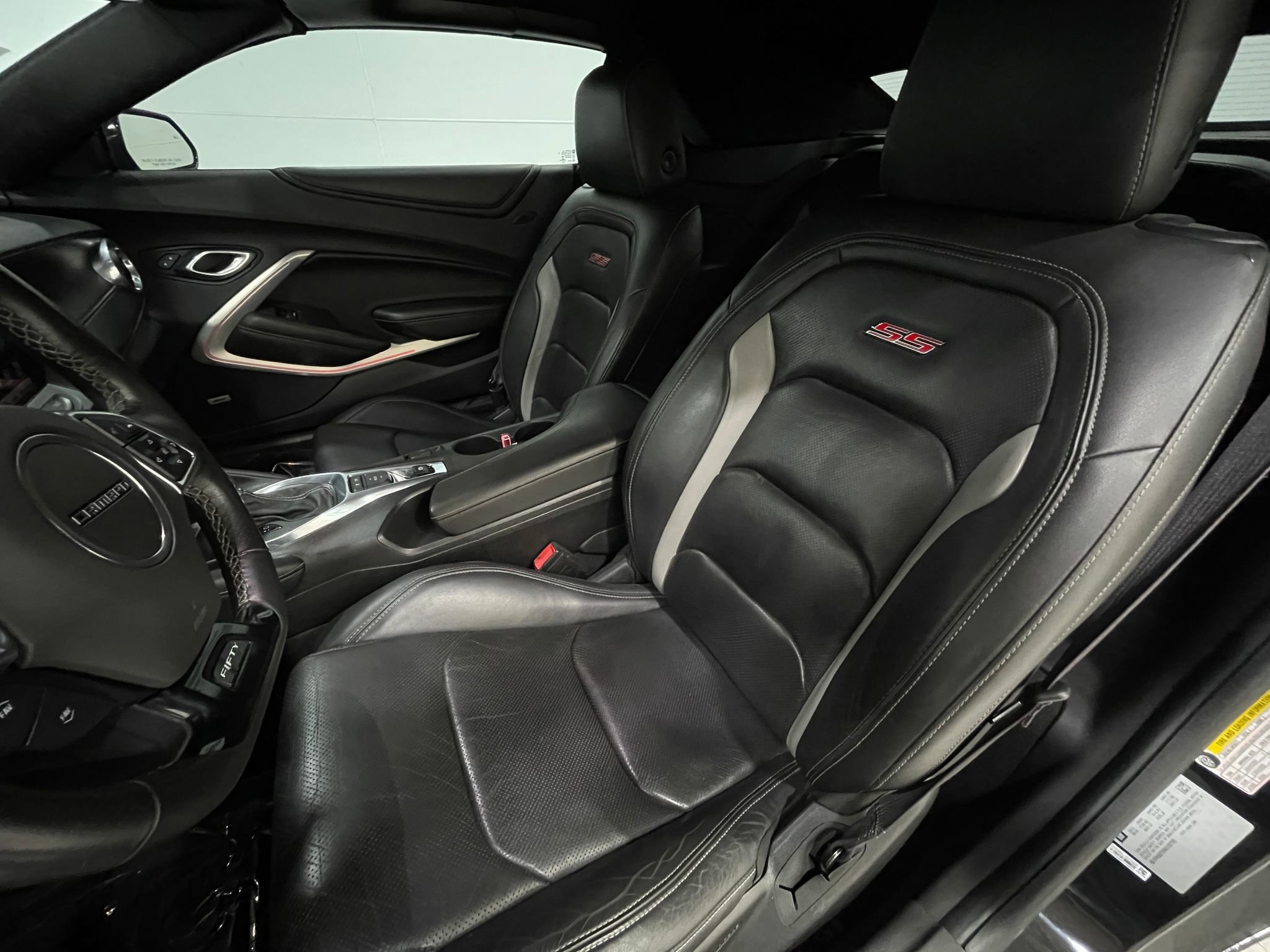 Used 2017 Chevrolet Camaro SS RWD image 13