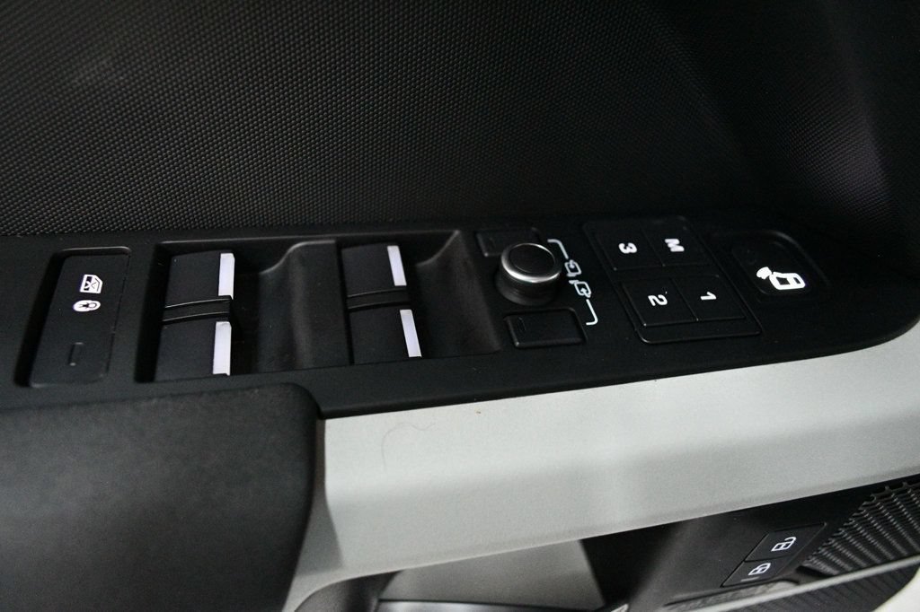 Used 2022 Land Rover Defender 110 X-Dynamic SE AWD/4WD image 67
