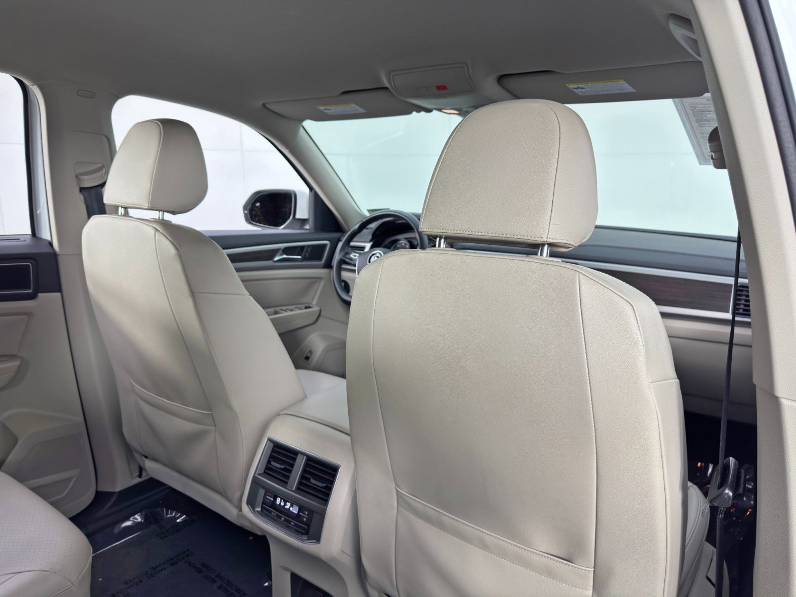 Used 2019 Volkswagen Atlas SE w/ Towing Package image 34