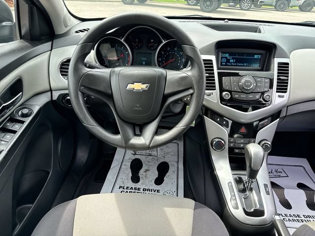 Used 2012 Chevrolet Cruze LS FWD image 14