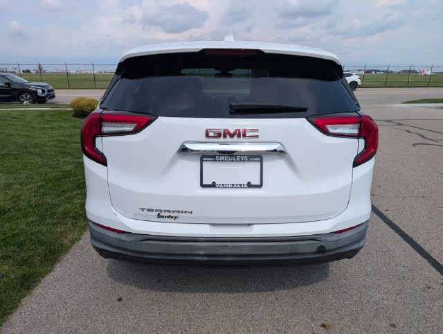 Used 2024 GMC Terrain SLE FWD image 8