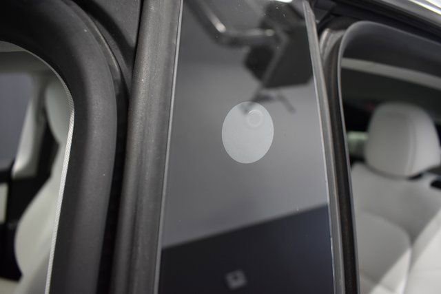 Used 2021 Tesla Model Y Long Range image 39