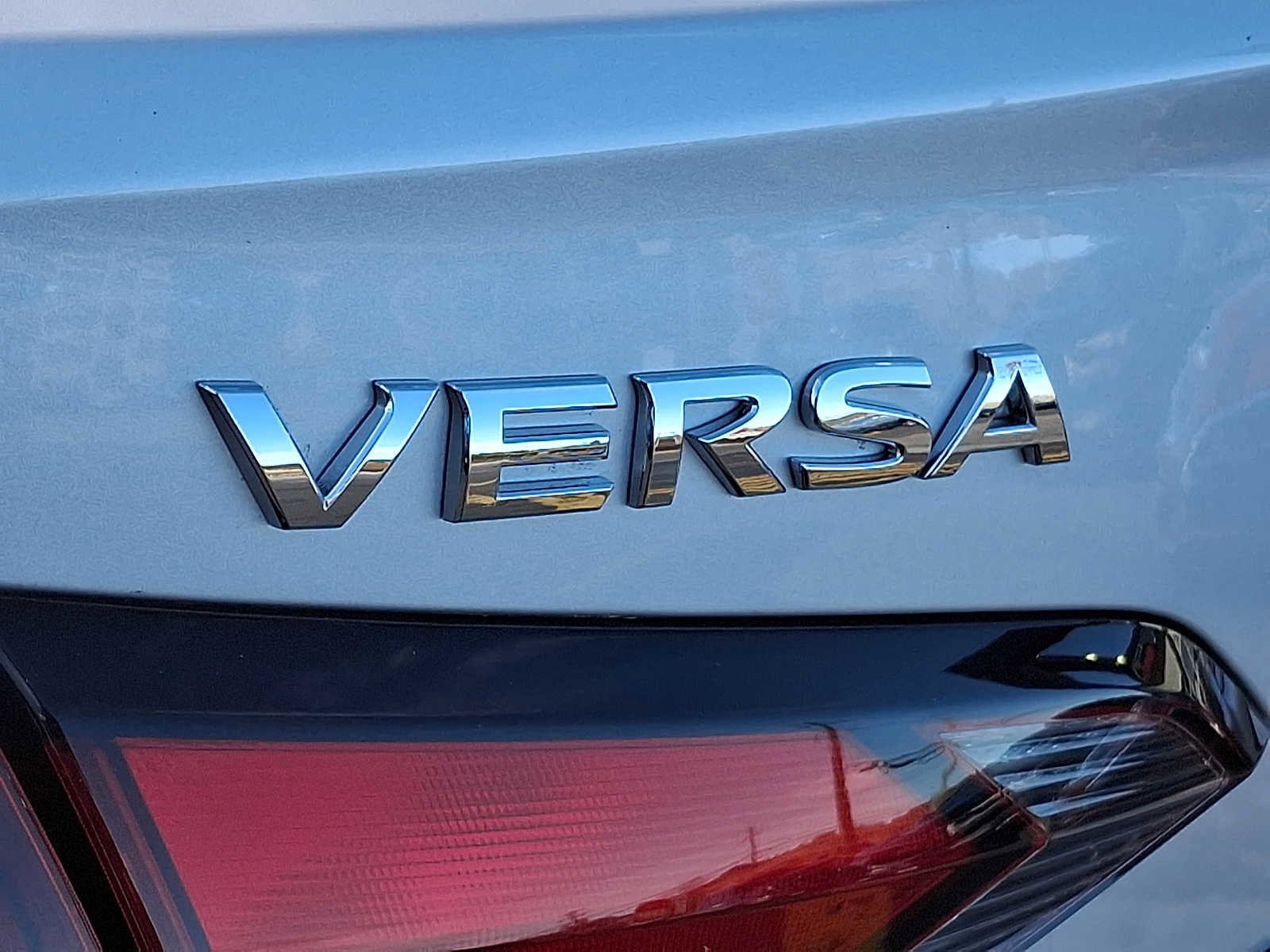 Used 2023 Nissan Versa S image 29