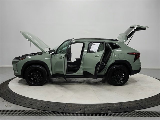 Used 2024 Chevrolet Trax ACTIV w/ Driver Confidence Package image 12