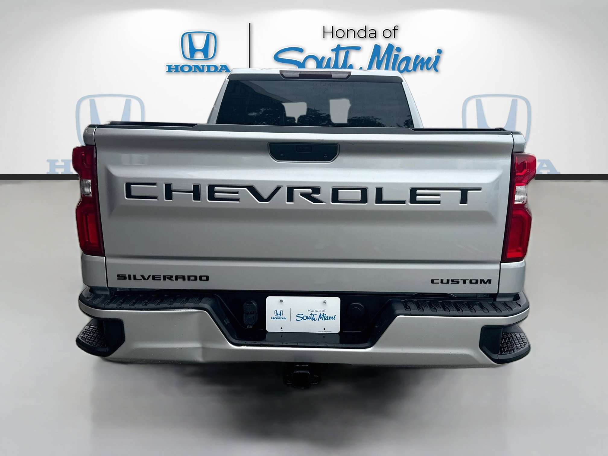 Used 2021 Chevrolet Silverado 1500 Custom w/ LPO, Blackout Package RWD image 6
