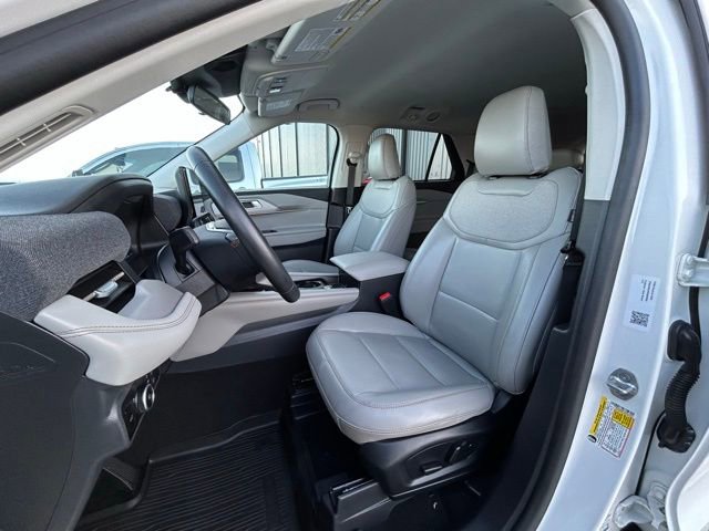 Used 2025 Ford Explorer Active w/ Active Comfort Package image 27