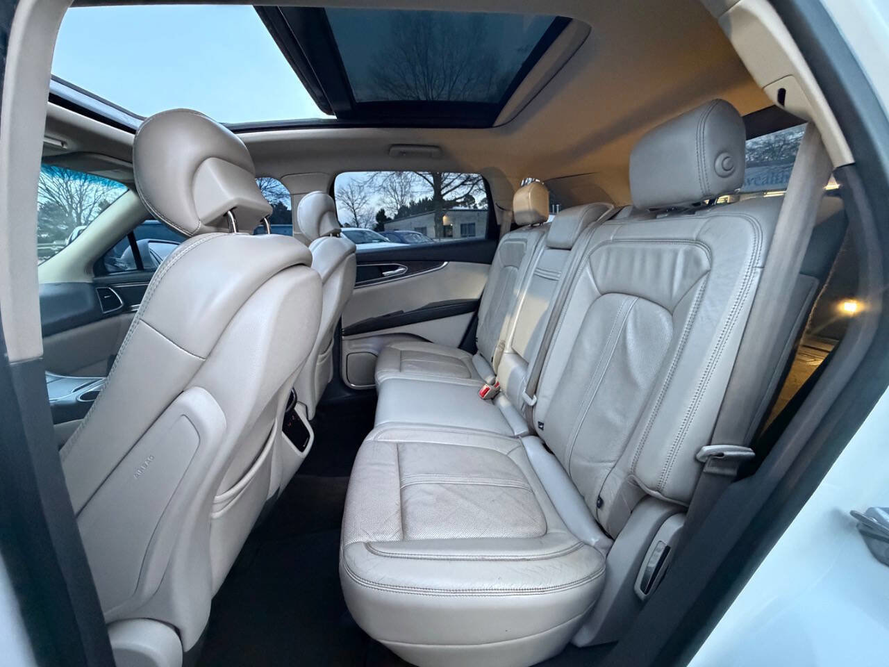 Used 2016 Lincoln MKX Reserve w/ Technology Package image 17