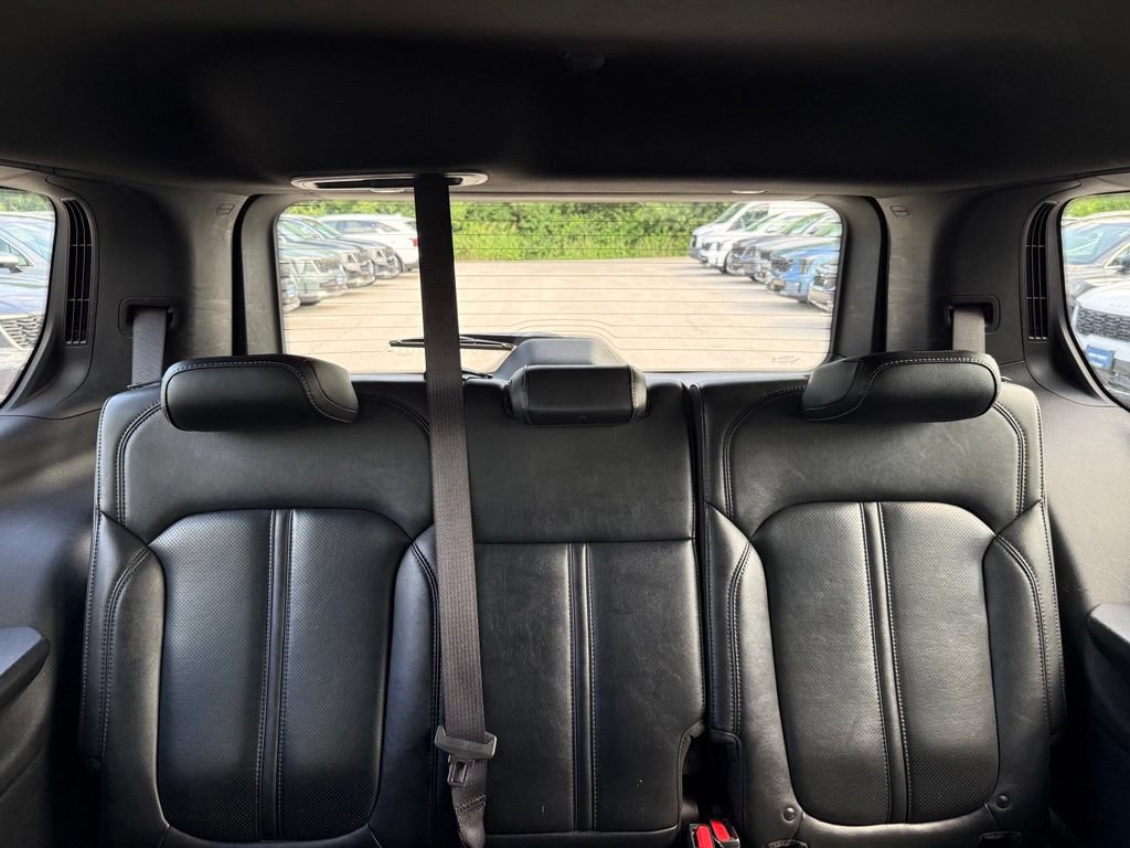 Used 2022 Jeep Wagoneer Series III AWD/4WD image 43