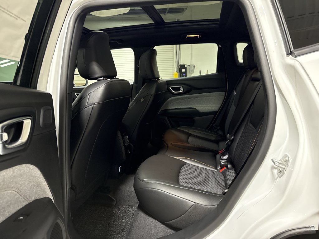 New 2026 Jeep Compass Latitude AWD/4WD image 23